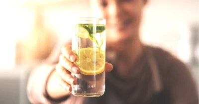 Bayram Sonrası Yenilenin! Ferahlatıcı Detoks Suları ile Yeni Haftaya Enerji Dolu Başlayın!